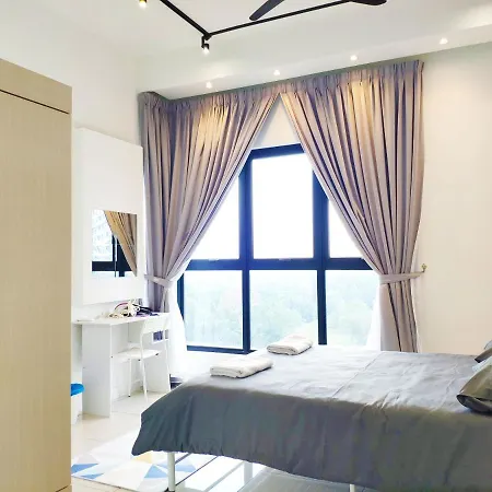 Le Pavilion By Salaam Suites, 5 Pax, Near Setiawalk Puchong Exterior photo