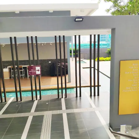 Le Pavilion By Salaam Suites, 5 Pax, Near Setiawalk Puchong Exterior photo