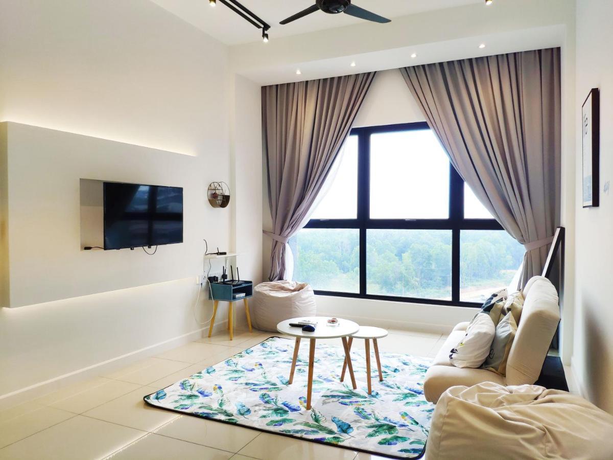 Le Pavilion By Salaam Suites, 5 Pax, Near Setiawalk Puchong