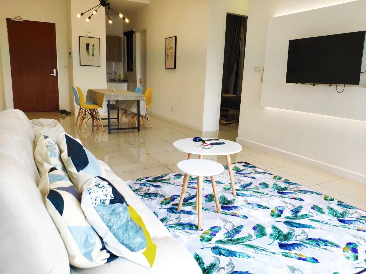 Le Pavilion By Salaam Suites, 5 Pax, Near Setiawalk * Puchong