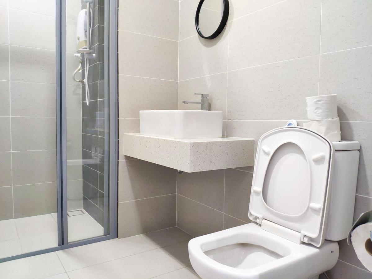 Le Pavilion By Salaam Suites, 5 Pax, Near Setiawalk * Puchong